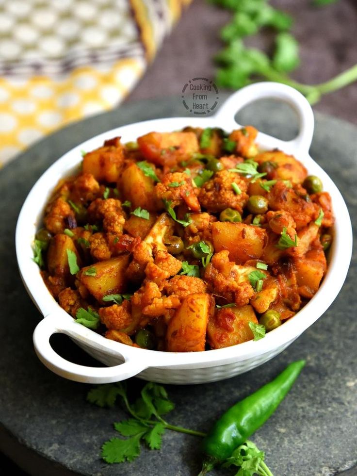 Aloo Gobi – Spiced Potato & Cauliflower Curry (Authentic Indian Vegan & Gluten-Free)