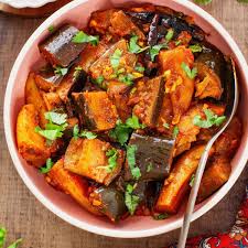 Aloo Baingan – Indian Eggplant & Potato Curry (Vegan & Gluten-Free)